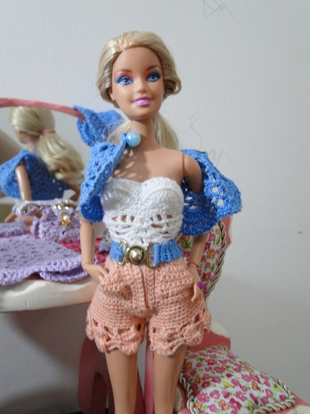 miniaturabarbieartesanatoemaispecuniamilliomcroche: Roupas de Crochê Para  Barbie Com Gráfico - Por Pecunia MillioM